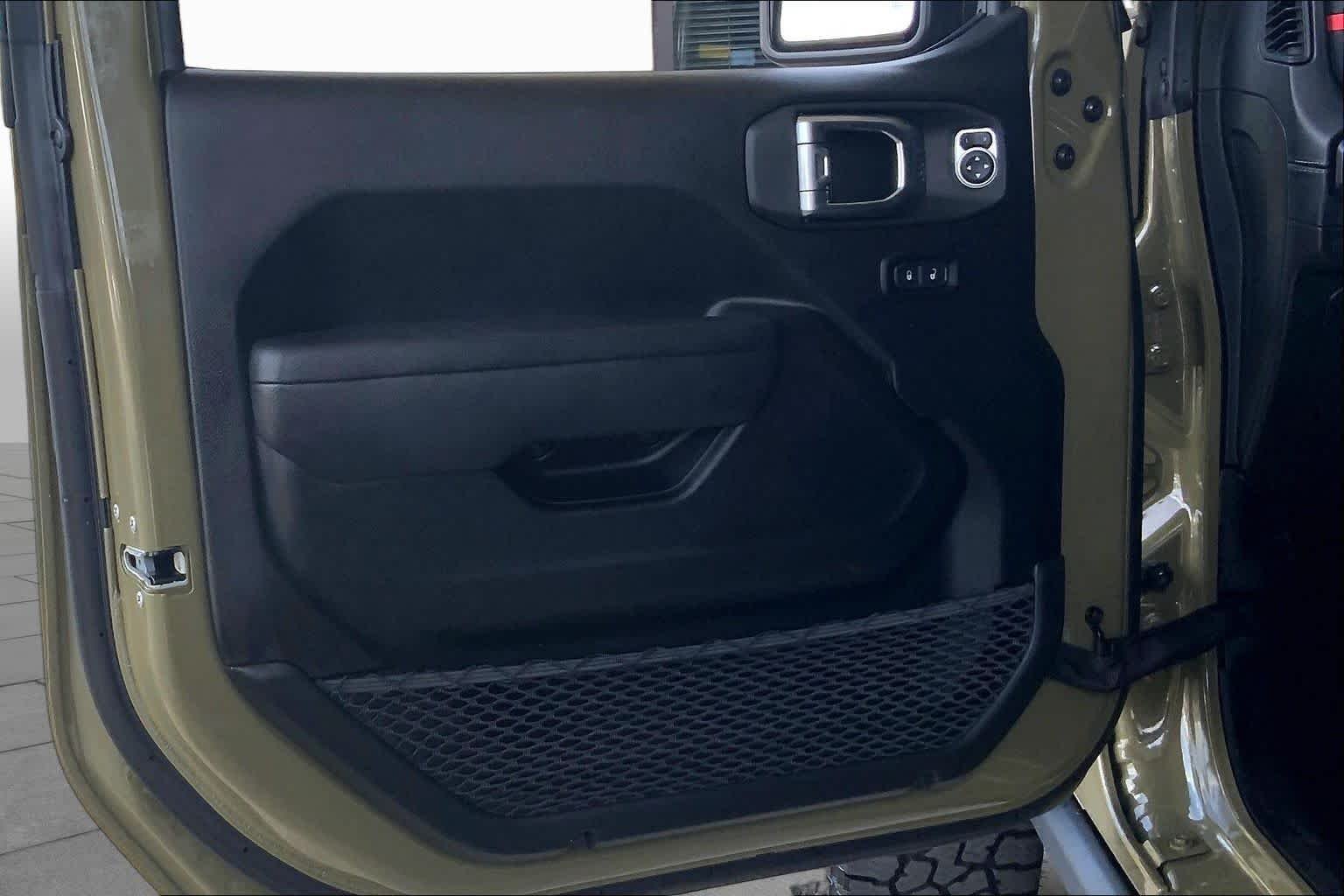 Used 2025 41 Jeep Rubicon image 20