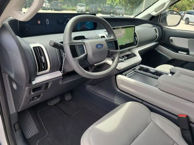 New 2026 Oxford White Ford Active image 22