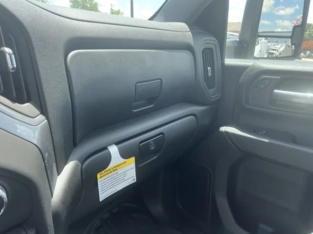 New 2025 Summit White Chevrolet Work Truck image 37