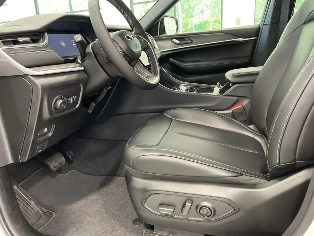 2025 Jeep Grand Cherokee Limited - Photo 16