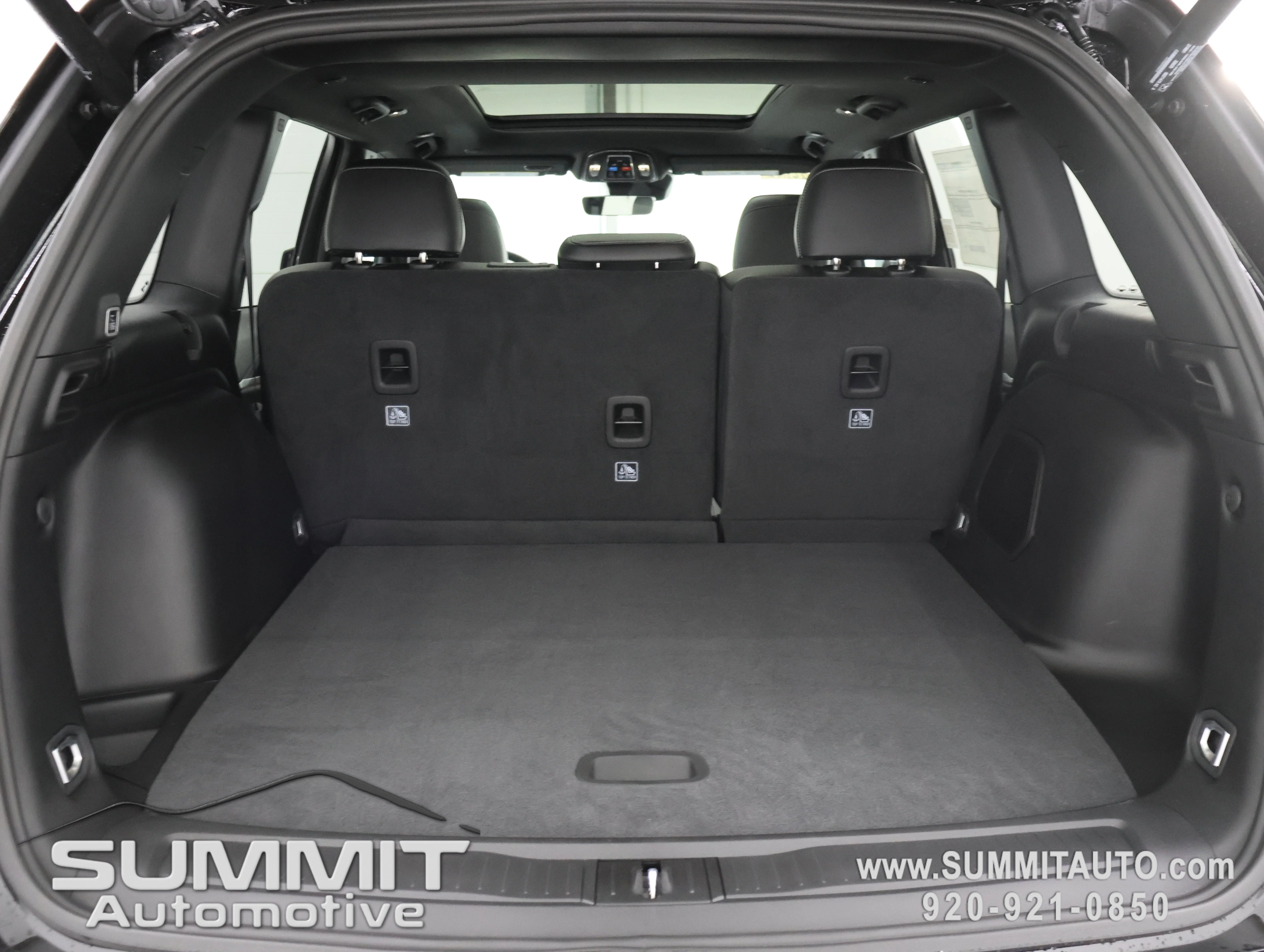 New 2026 Diamond Black Crystal Pearlcoat Jeep Limited image 33