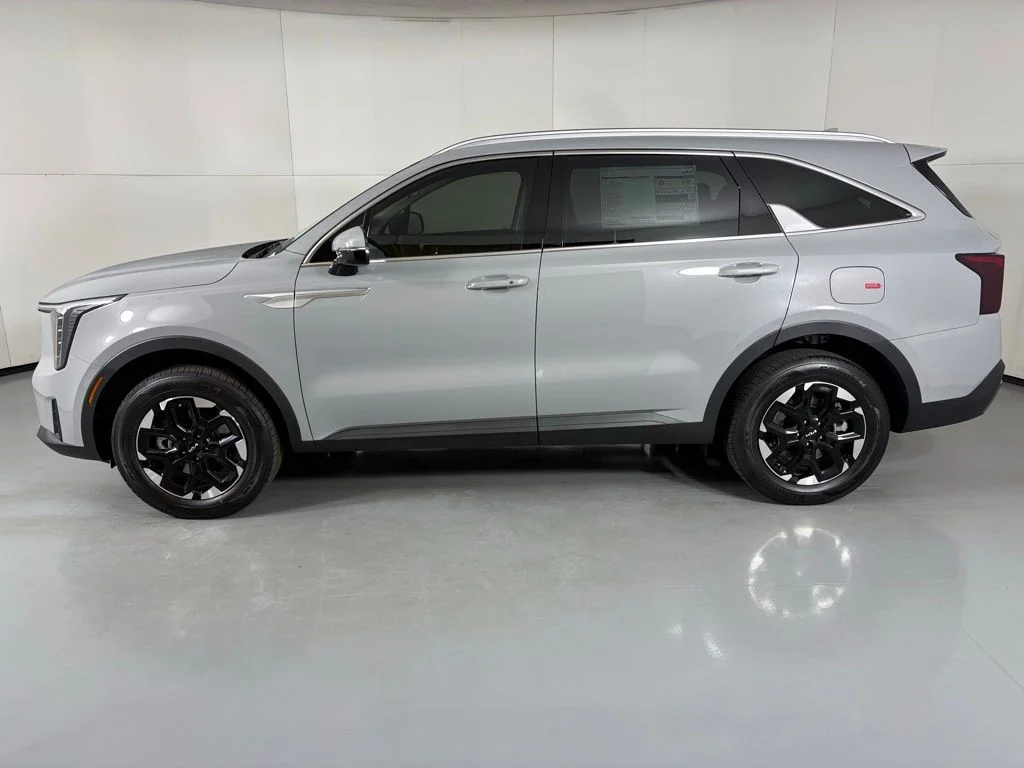 New 2026 Gray Kia S image 4
