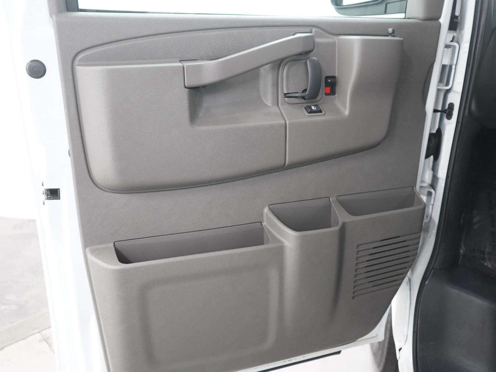 Used 2025 Summit White Chevrolet LT image 15