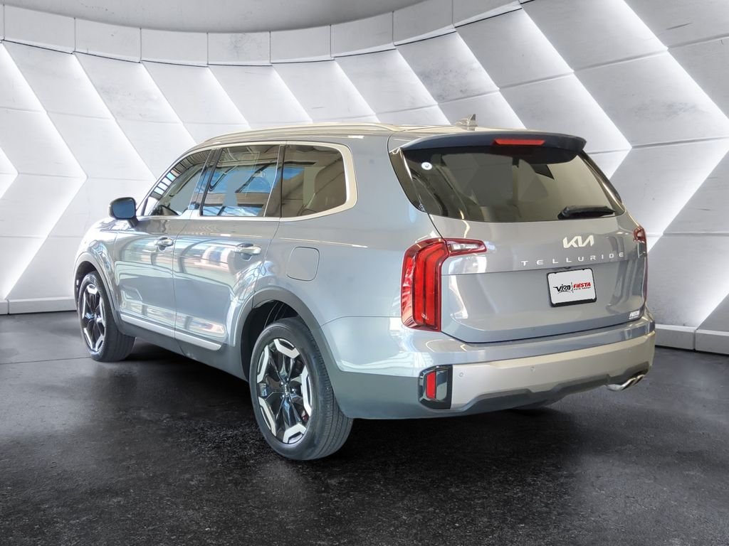 Used 2025 Silver Kia S image 6