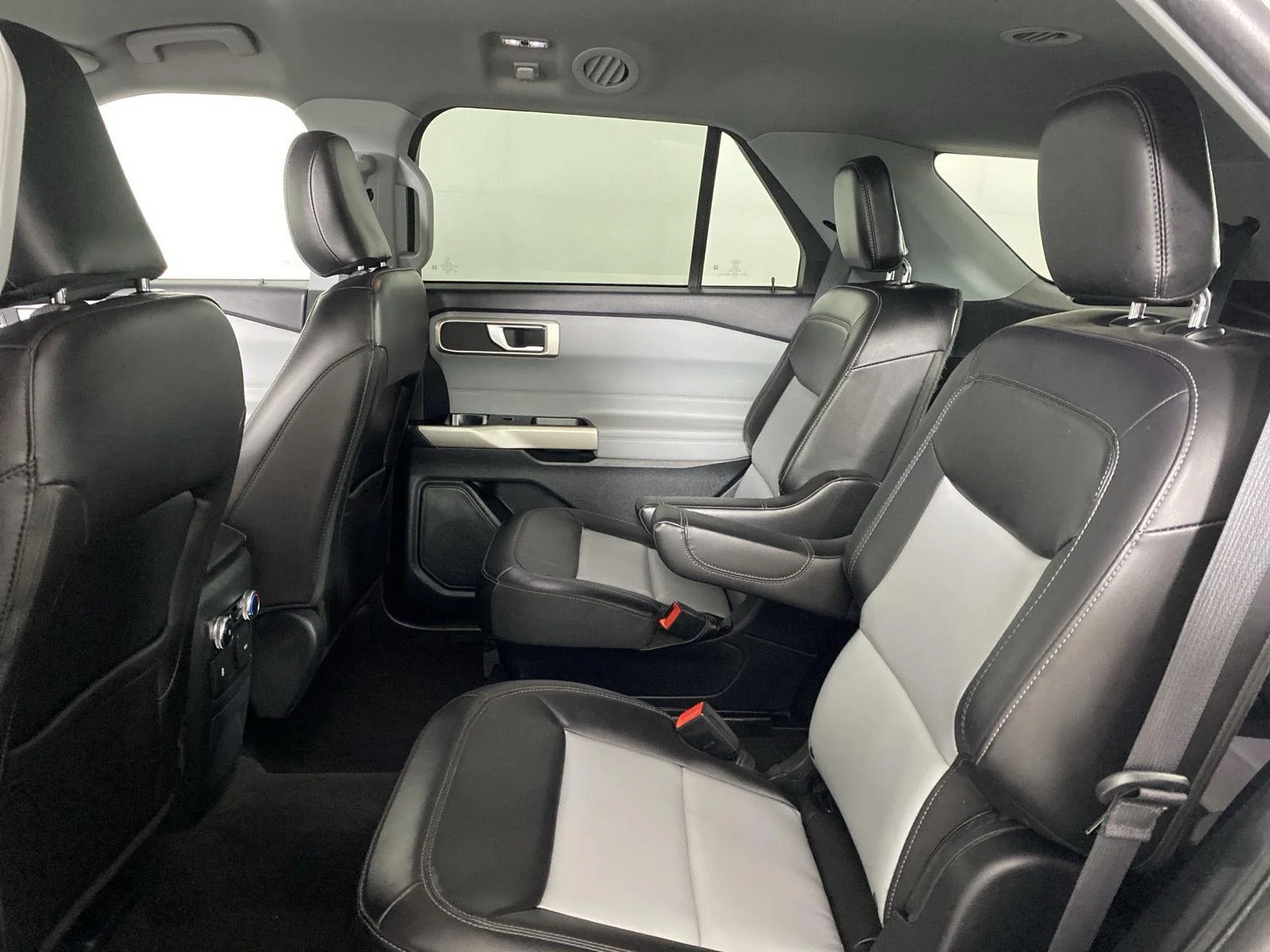 Used 2023 Iconic Silver Ford XLT image 25