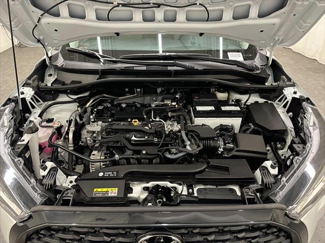 Certified Used 2022 Wind Chill Pearl Toyota L image 15