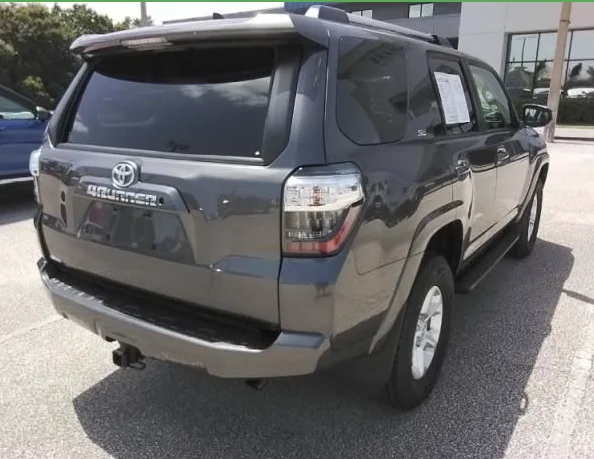 Used 2021 Gray Toyota SR5 image 3