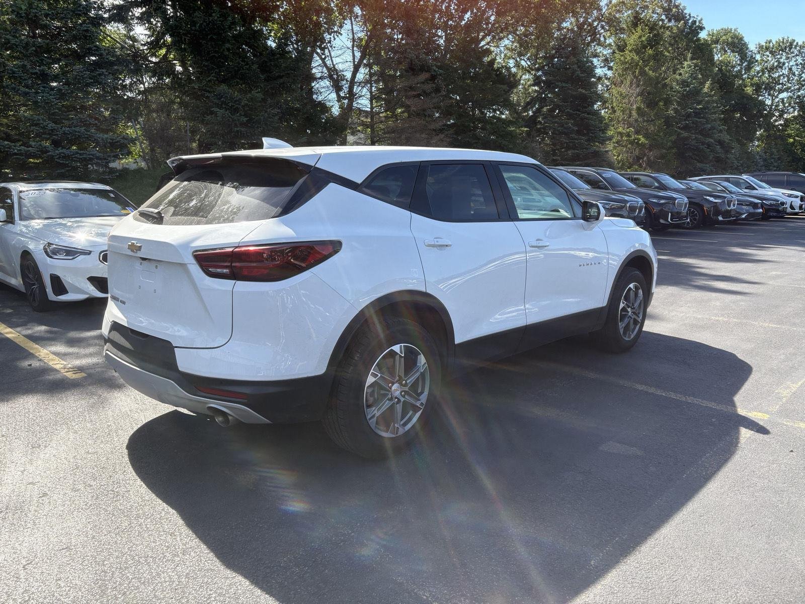 Used 2024 Summit White Chevrolet LT image 6