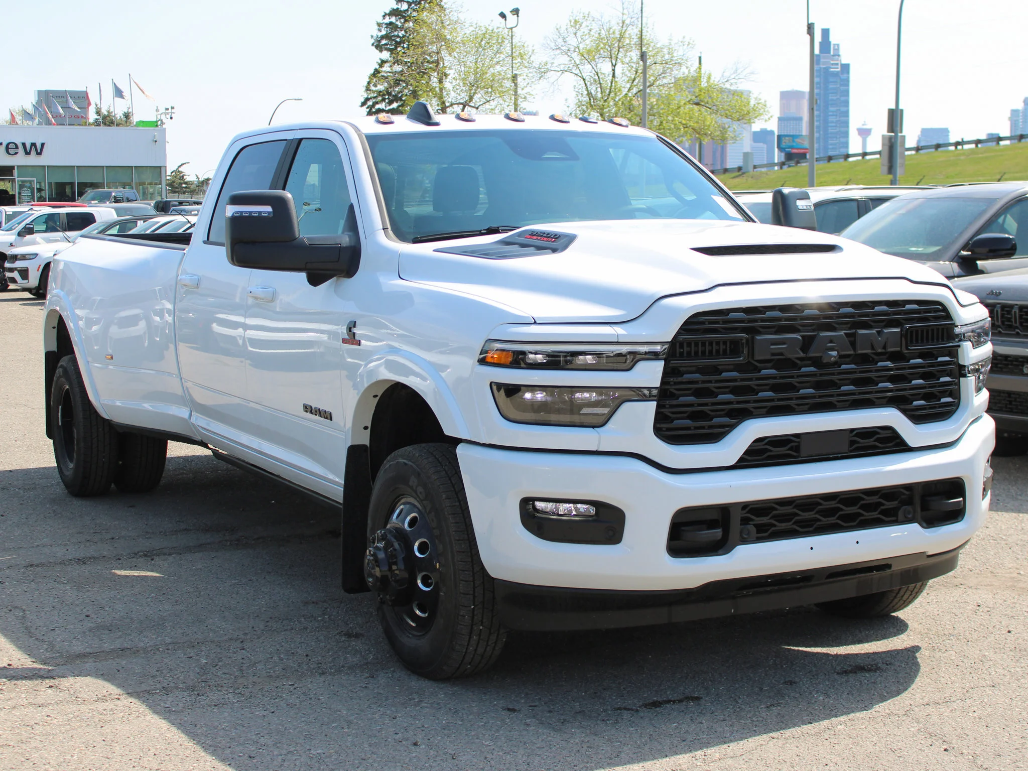 New 2026 White RAM Limited* image 8
