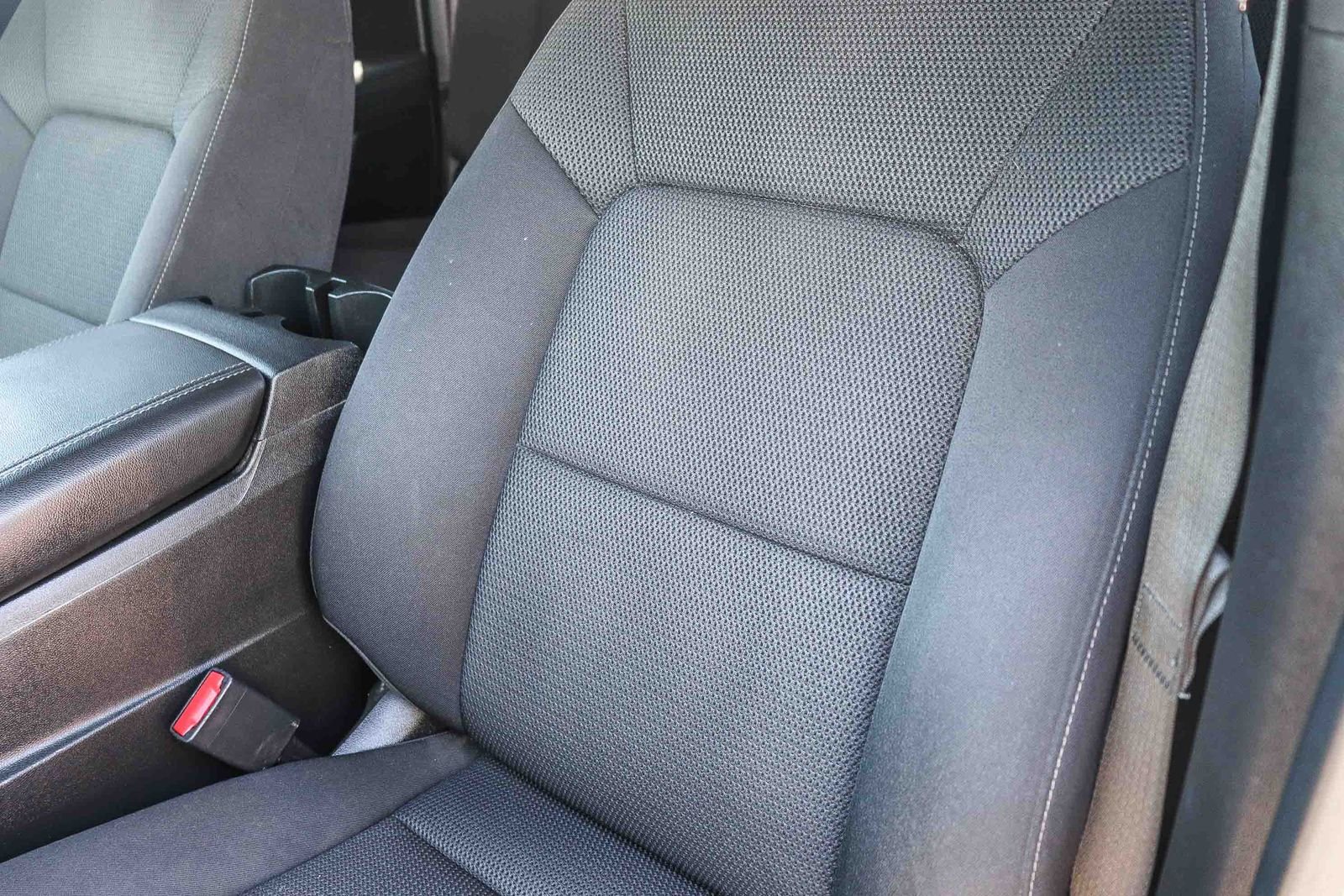Used 2024 Desert Sand Metallic GMC Elevation image 31