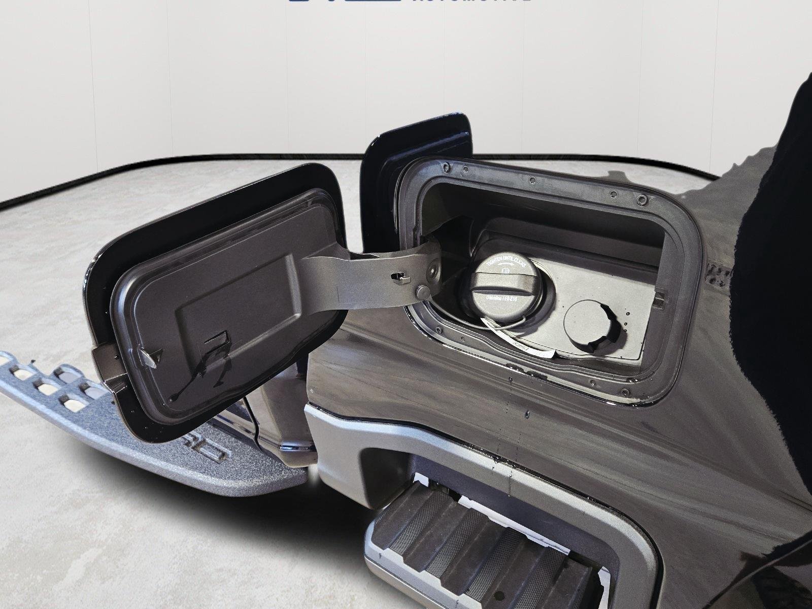 New 2026 Agate Black Metallic Ford F-250® Lariat® image 16