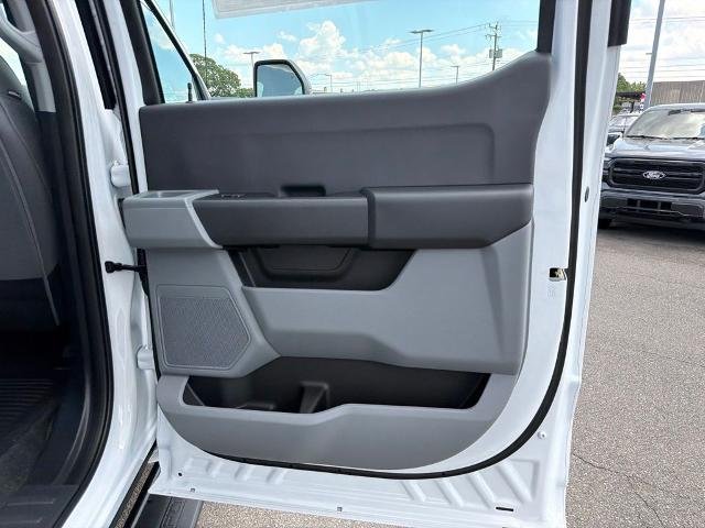 New 2026 Oxford White Ford F-350® XL image 20