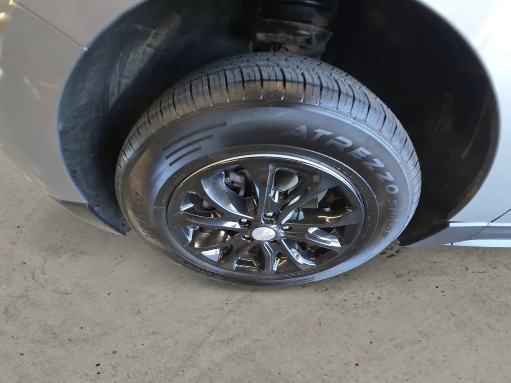 Used 2018 Gray Chevrolet LT image 9