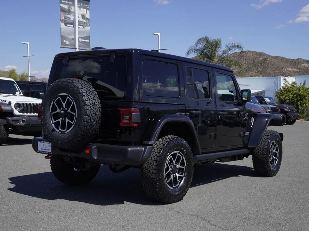 New 2026 Black Clear-Coat Exterior Paint Jeep Rubicon image 3