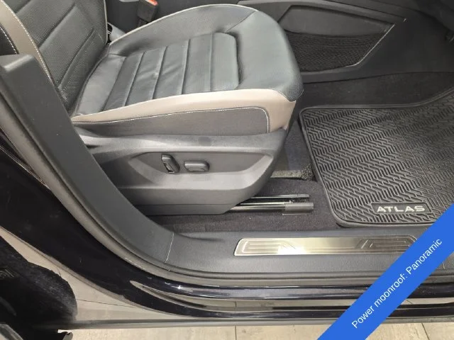 Used 2023 Deep Black Pearl Effect Volkswagen 3.6L V6 SEL Premium R-Line image 10