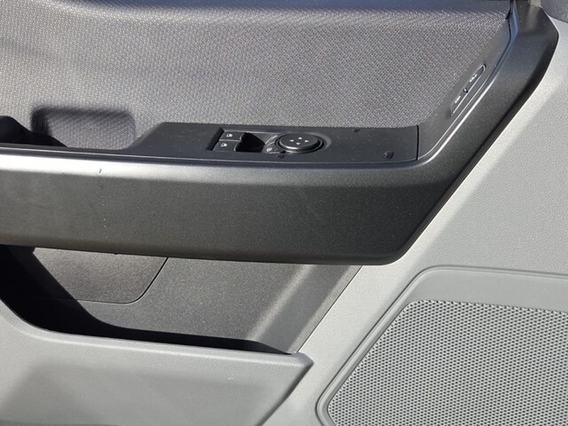 New 2026 Oxford White Ford XL image 28