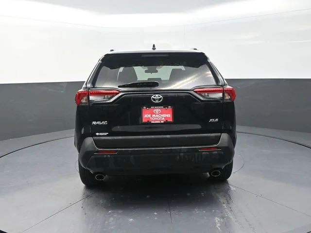 Used 2024 Black Toyota XLE image 7