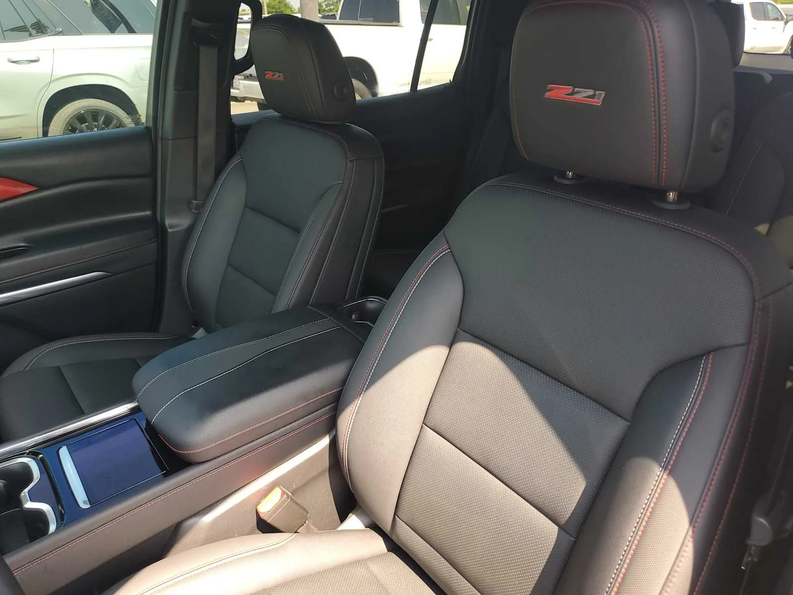 Used 2025 Mosaic Black Metallic Chevrolet Z71 image 23