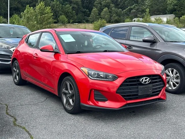 Used 2019 Red Hyundai 2.0 image 3