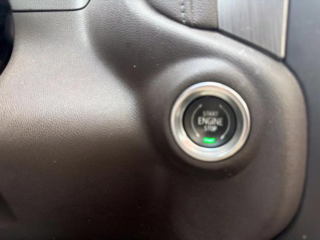 Used 2021 Hunter Green GMC Denali image 19