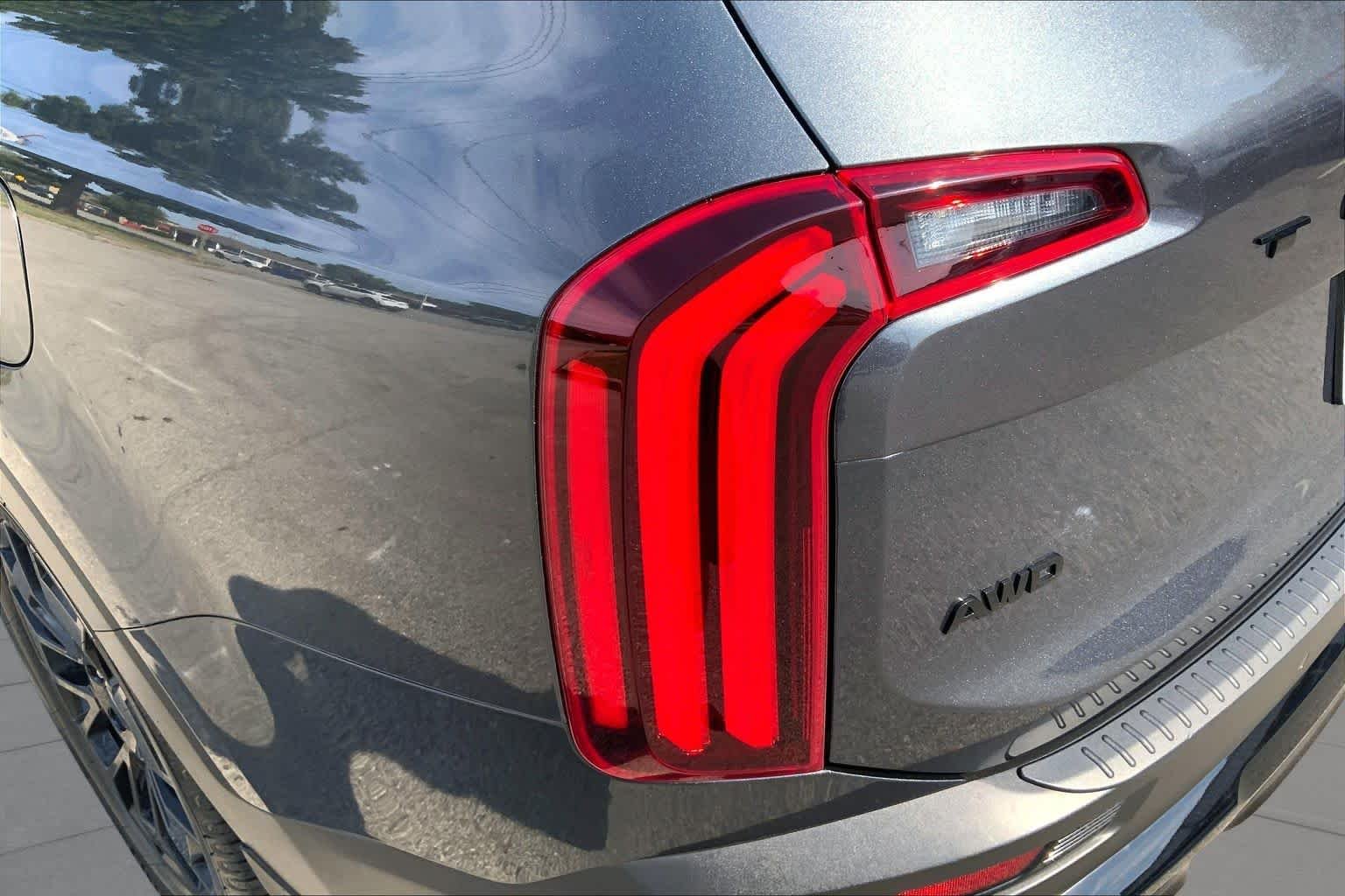 Used 2021 Gravity Grey Kia SX image 27