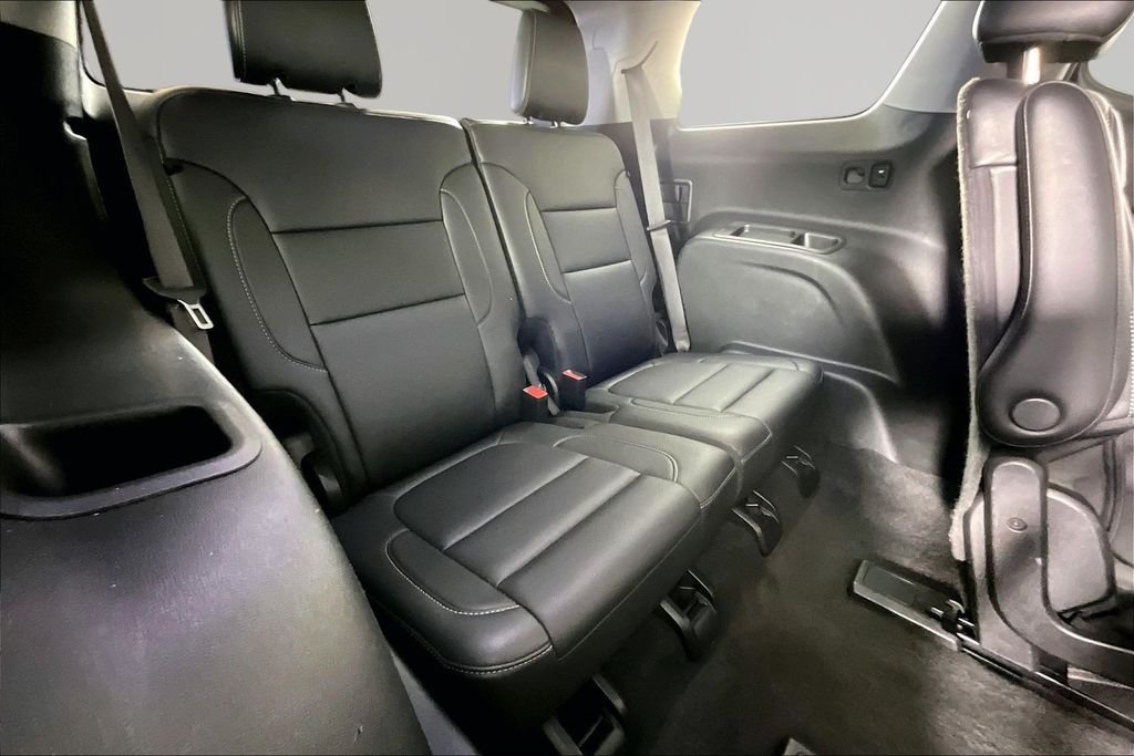 Used 2023 Silver GMC SLT image 24