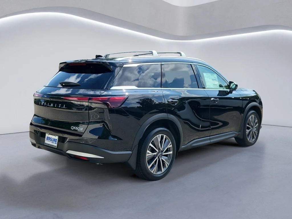 New 2027 MINERAL BLACK INFINITI Luxe AWD image 4