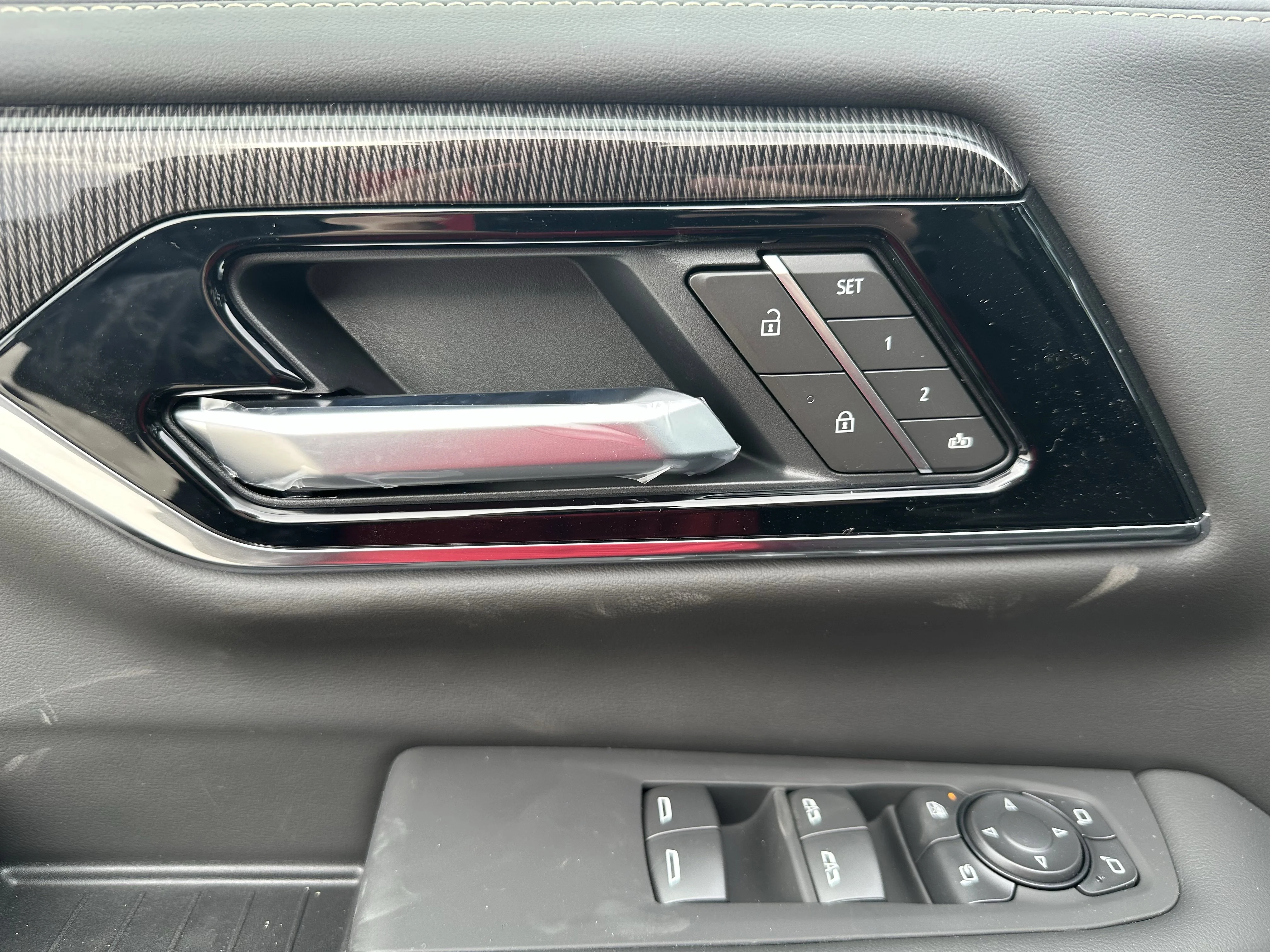 New 2026 Onyx Black GMC Elevation image 9