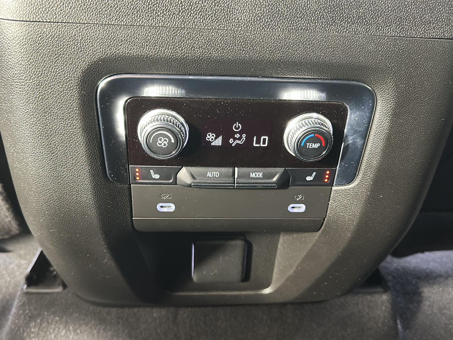 Used 2022 Onyx Black GMC Denali image 25