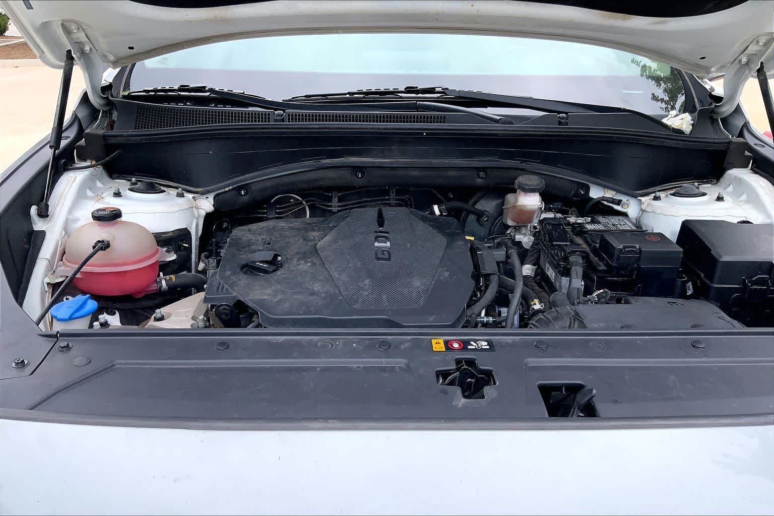 Used 2022 Quartz White Hyundai SE image 30