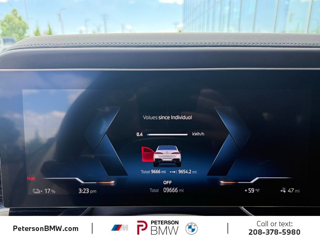 Used 2025 Mineral White Metallic BMW xDrive60 image 26