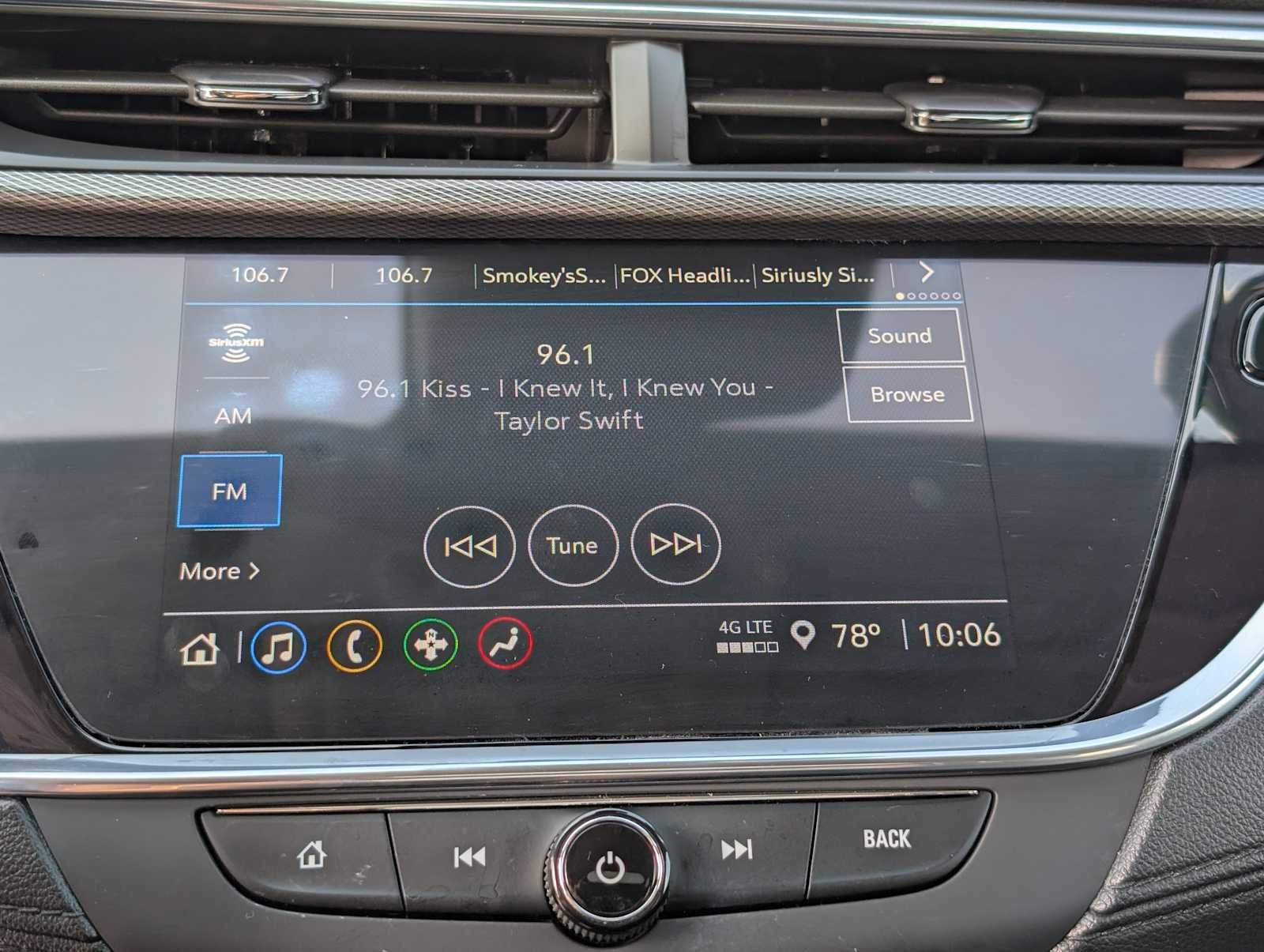 Used 2023 Cinnabar Metallic Buick Select image 22