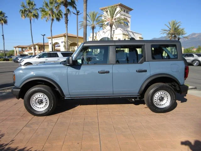 2025 Ford Bronco Base 4x4's photo