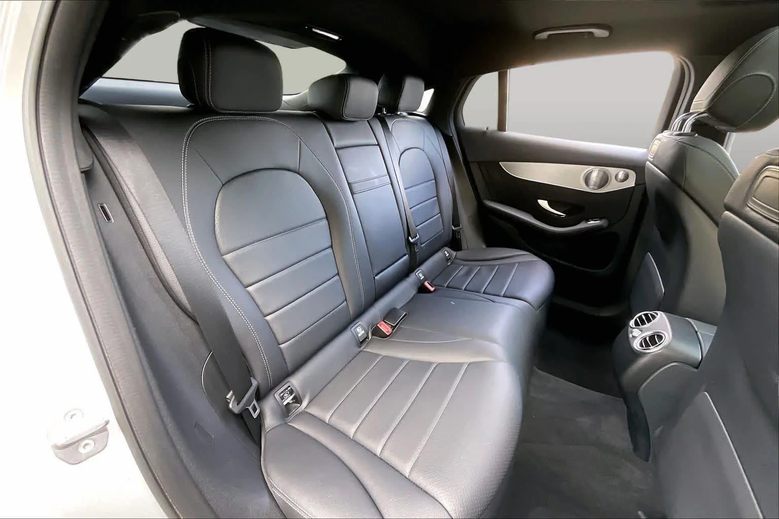 Used 2019 Iridium Silver Metallic Mercedes-Benz GLC 300 image 19