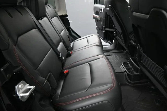 New 2026 Black Clear-Coat Exterior Paint Jeep Rubicon X image 25