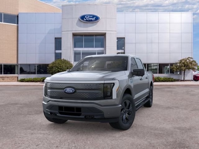 2025 Ford F-150 Lightning Flash - Photo 2