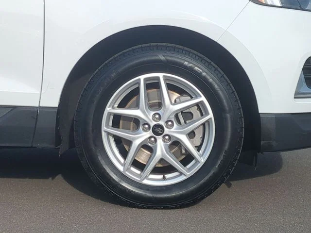 Used 2024 White Ford SEL image 17