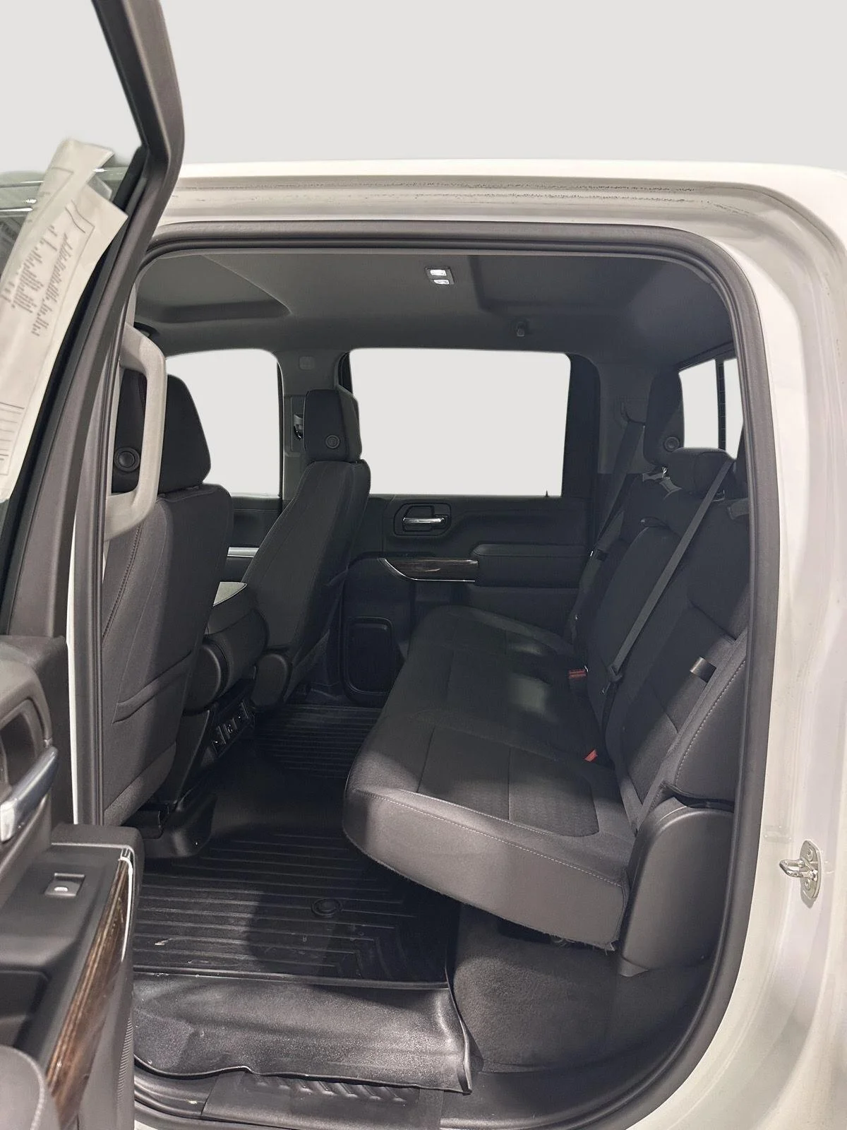 Used 2023 Summit White GMC SLE DRW image 22