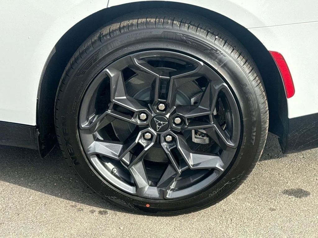 New 2026 White Dodge R/T image 38