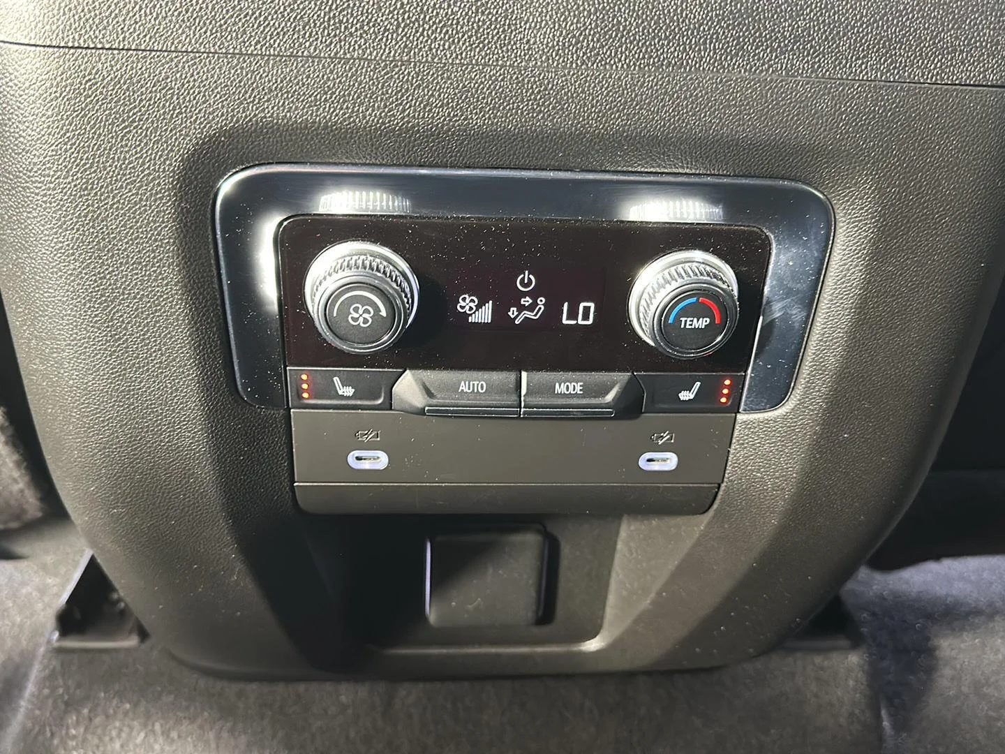 Used 2022 Onyx Black GMC Denali image 25