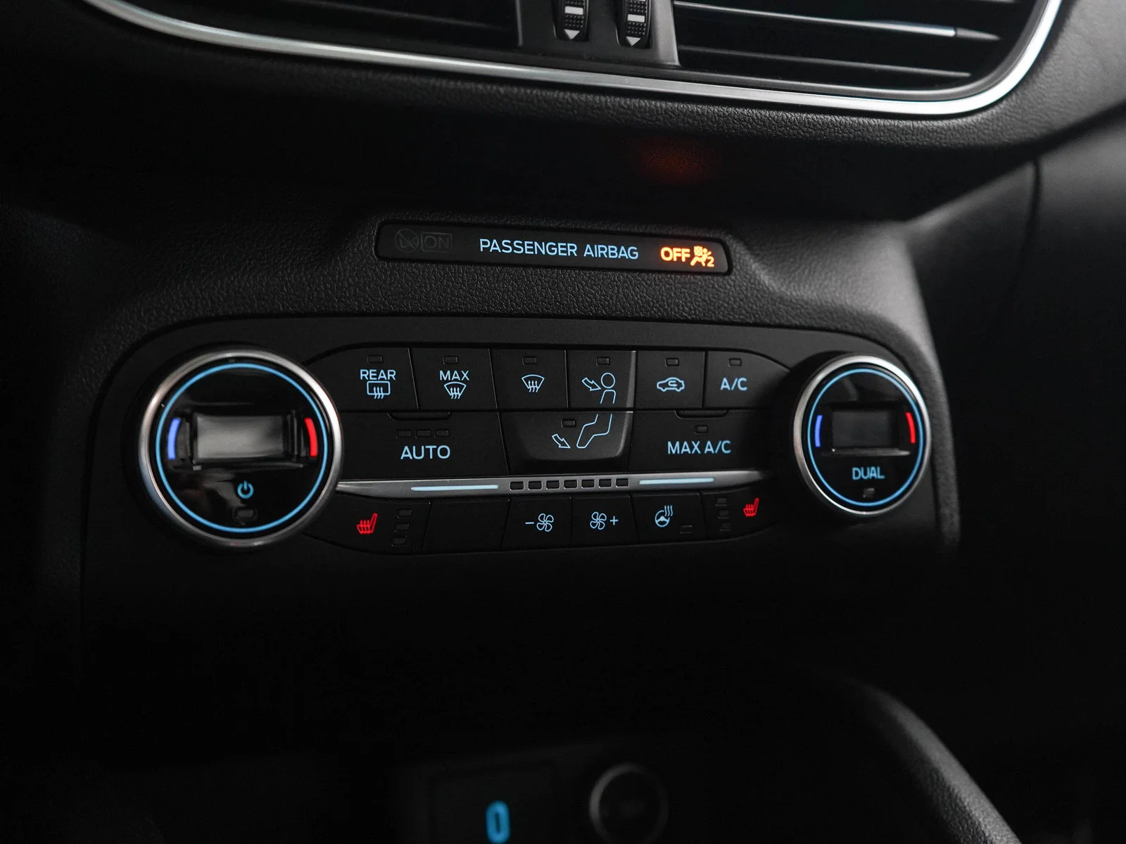 Used 2020 Blue Ford Titanium image 22