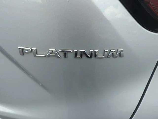Used 2020 Silver Nissan Platinum image 22