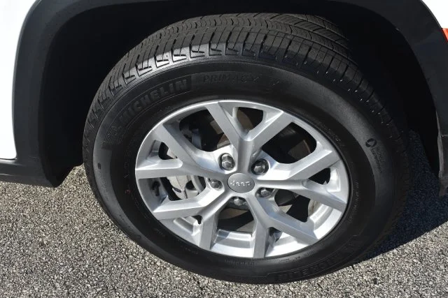 Used 2023 White Jeep Limited image 12