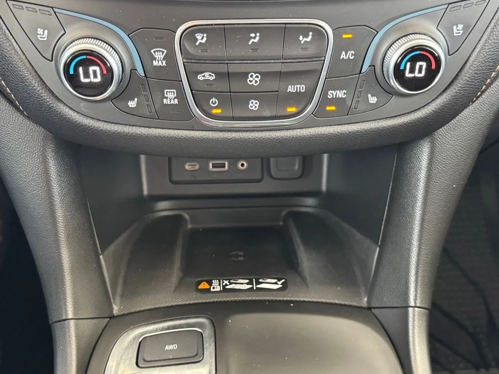 Used 2020 Silver Chevrolet Premier image 31