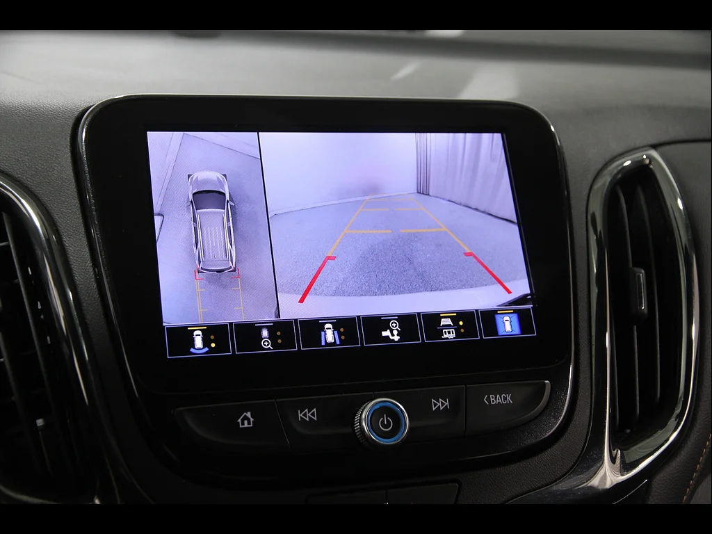 Used 2024 Iridescent Pearl Tricoat Chevrolet Premier image 13