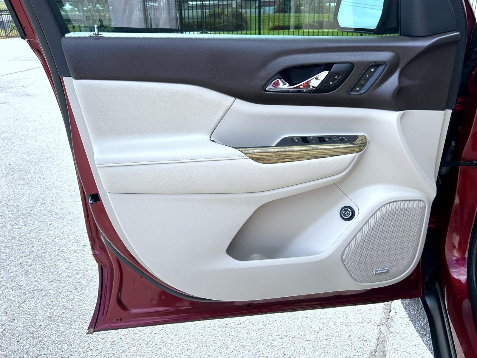 Used 2018 Red GMC Denali image 9