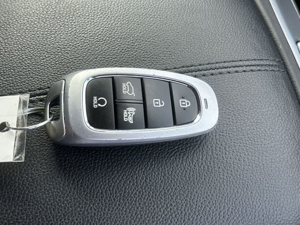 Used 2024 Titan Gray Hyundai SEL image 28