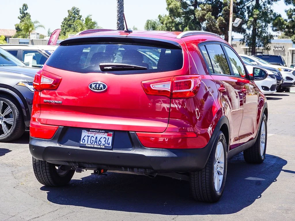Used 2011 Red Kia LX image 7