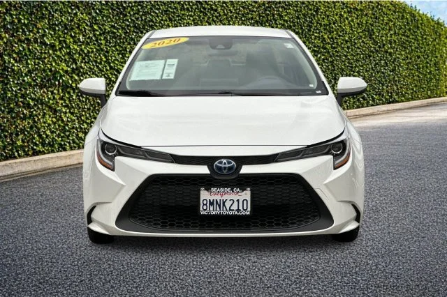 Used 2020 White Toyota LE image 8