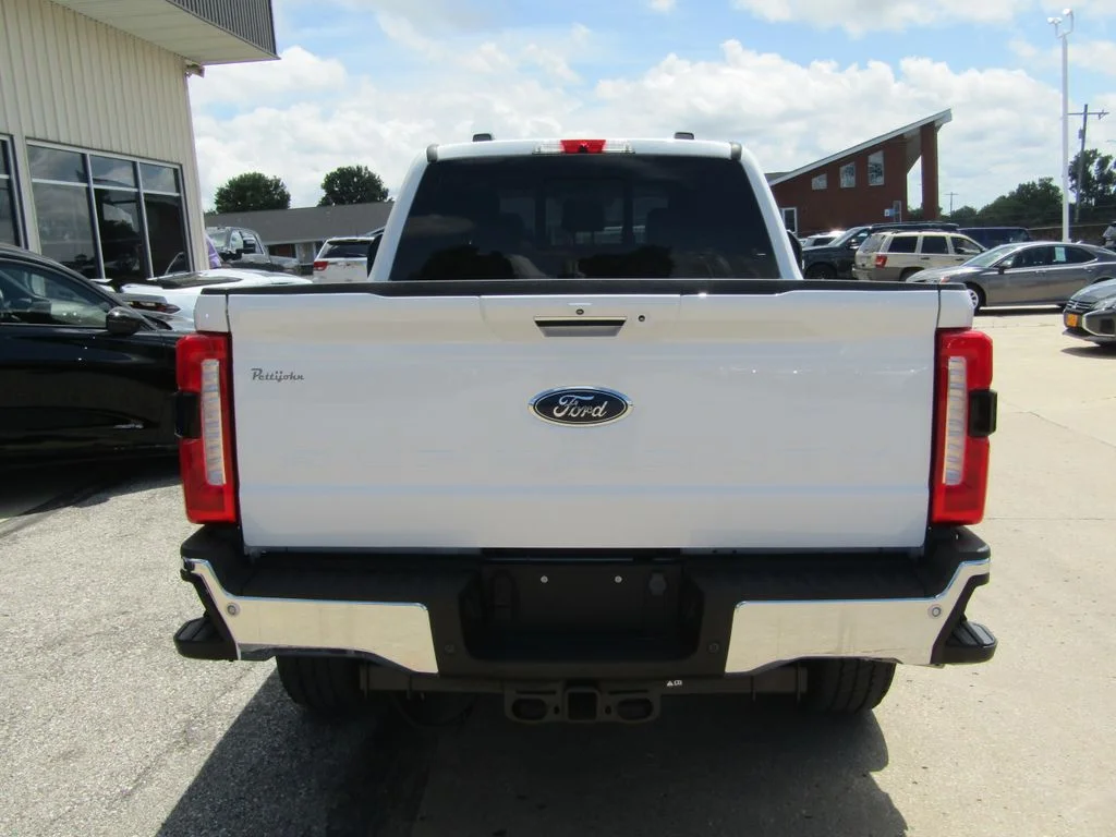 Used 2024 Oxford White Ford Lariat image 4